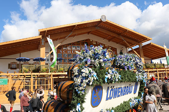 Oktoberfest Zelte: Schützen Festzelt (vorm. Schützen Festhalle) Löwenbräu (©Foto: Martin Schmitz)